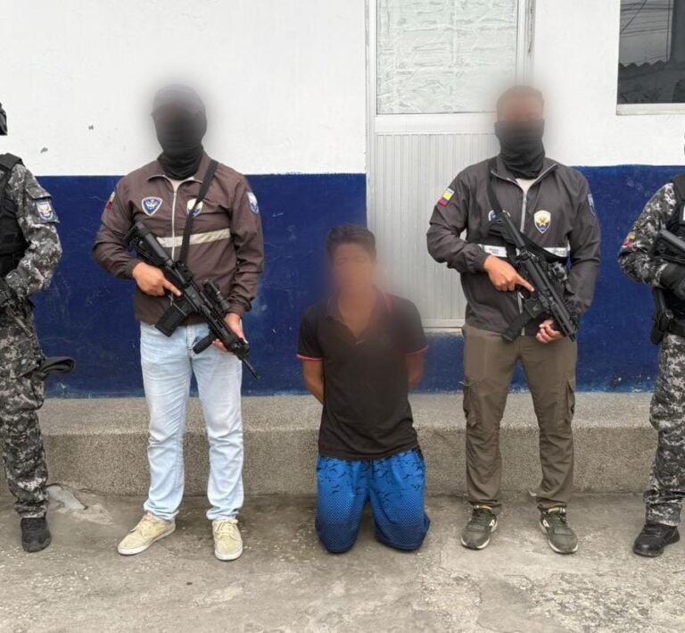 Policía Nacional decomisa droga y armas de fuego en operativo contra el microtráfico