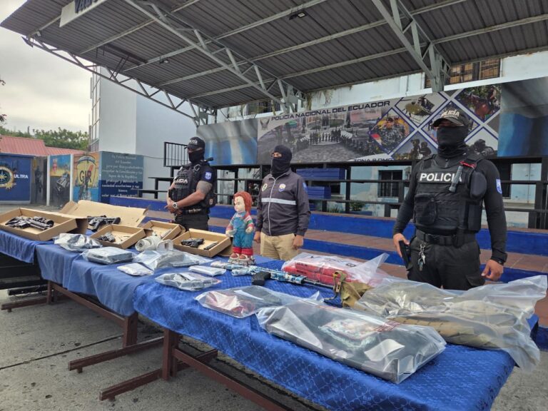 Desmantelamos un centro de acopio de droga y armas en Durán
