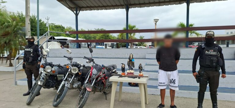 Un aprehendido con arma de fuego y motos robadas en Portoviejo