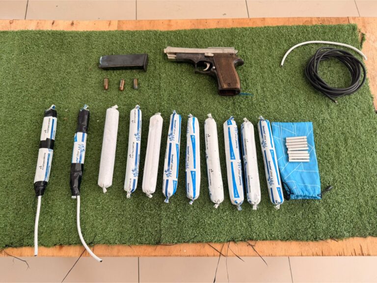 Un ciudadano aprehendido con explosivos y arma de fuego