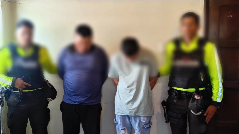 Policía Nacional aprehendió en Riobamba a 02 ciudadanos sospechosos del delito de asalto a mano armada