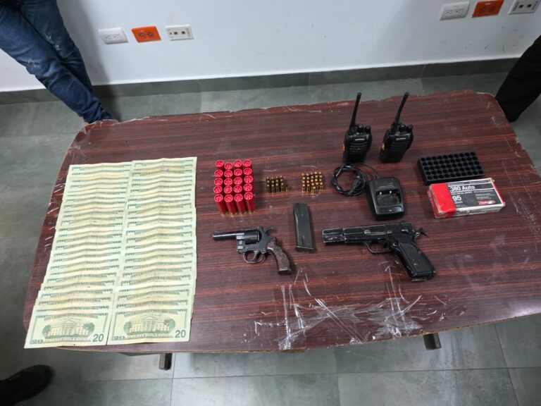 En Pedernales sujeto es aprehendido por la Policía