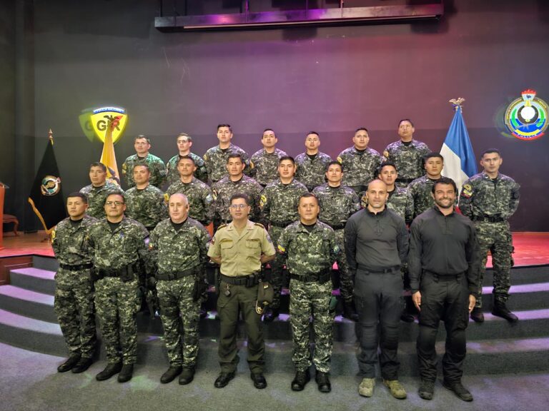 Concluyó el curso de técnicas de intervención con instructores franceses