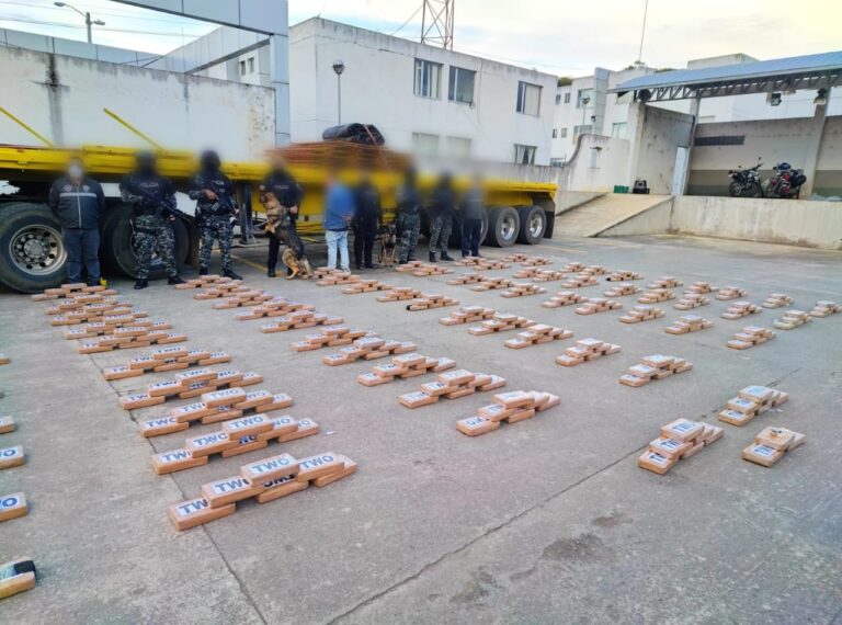Golpe contundente al narcotráfico: en Carchi incautamos aproximadamente media tonelada de droga valorada en más de 10 millones de dólares en Europa