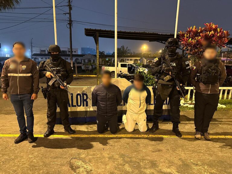 Aprehendimos en Santo Domingo a dos sujetos por el delito de tráfico ilícito de migrantes