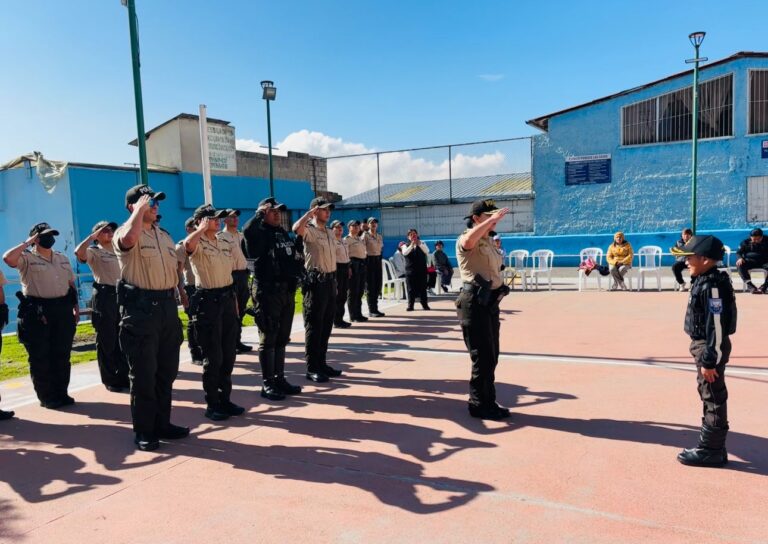 Kevin, cumplió su sueño de ser Comandante por un Día