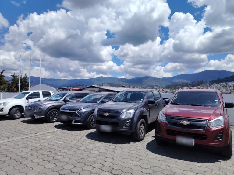 En Loja se aprehende vehículos con irregularidades y se recupera automotores reportados como robados