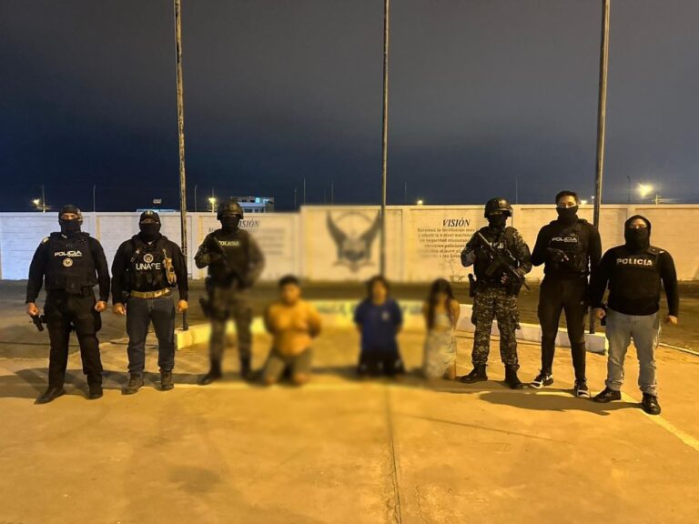 Tres sujetos aprehendidos por el delito de extorsión Santa Elena