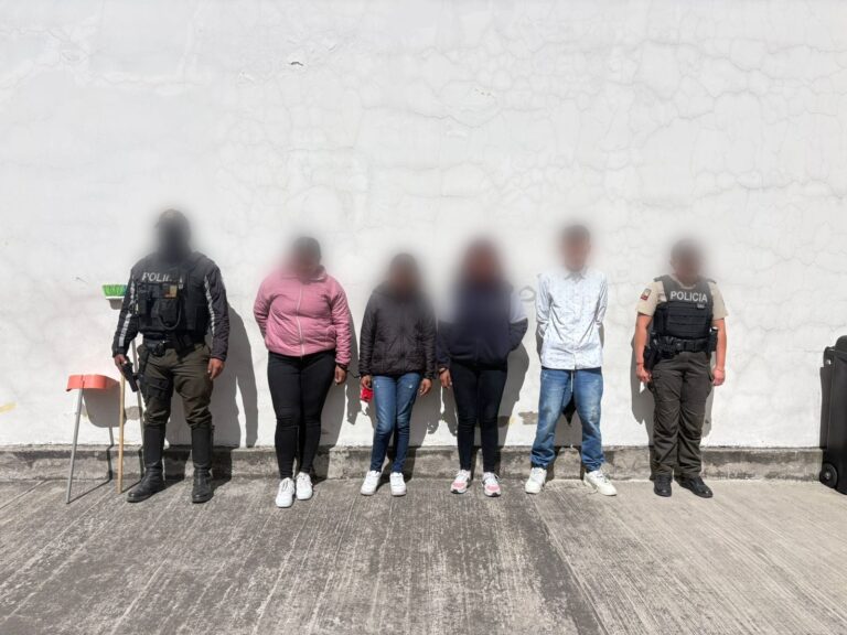 Policía Nacional aprehendió a cuatro ciudadanos por presunto robo a personas en Quito