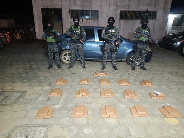 Operativo de interdicción, permite la captura de dos sujetos que transportaban droga de manera camuflada