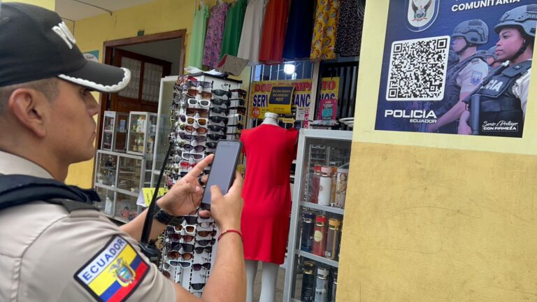Policía Nacional ejecuta campaña Diciembre con Acción y Compromiso en Esmeraldas