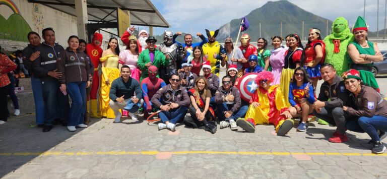 Policía Nacional comparte una jornada navideña de alegría y solidaridad con niños de Calacalí