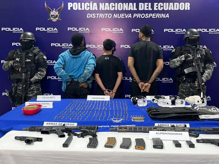 02 aprehendidos y un menor aislado con armas de fuego en el Distrito Nueva Prosperina de Guayaquil