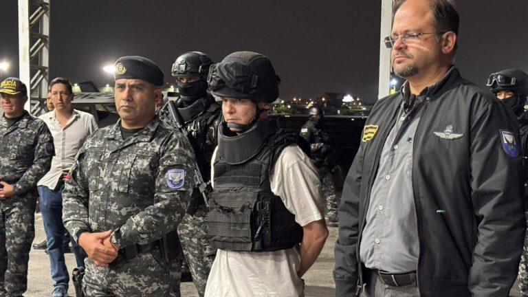 Extraditamos a alias “Gerente”, cabecilla de la estructura criminal “Comandos de la Frontera”, desde Dubái hacia Ecuador