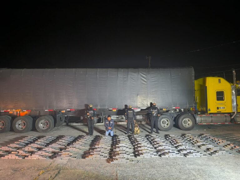 Decomisamos más de media tonelada de droga camuflada en un vehículo en Ibarra