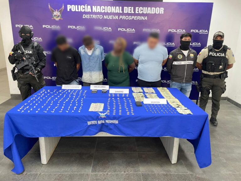 Aprehendimos a cuatro presuntos integrantes de “Los Águilas” con drogas en Nueva Prosperina