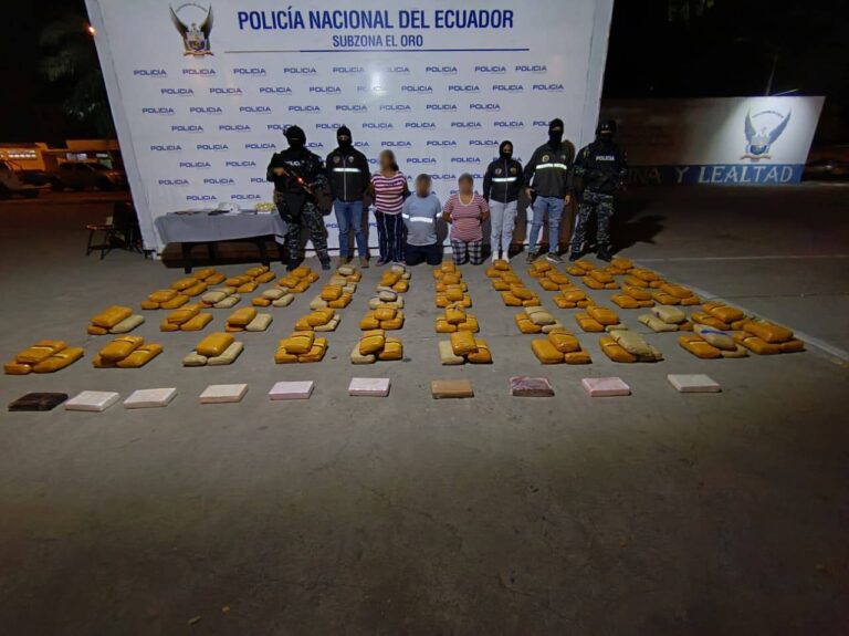 Policía decomisa 161 kilos de droga y aprehende a 3 personas en Machala
