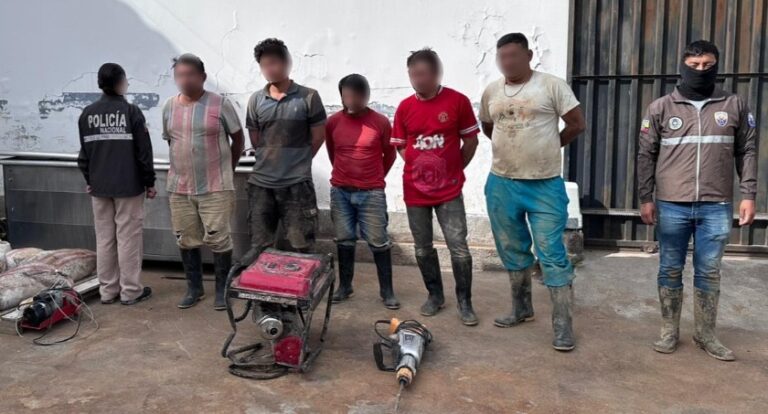 Cinco personas aprehendidas por presunta minería ilegal en Lita