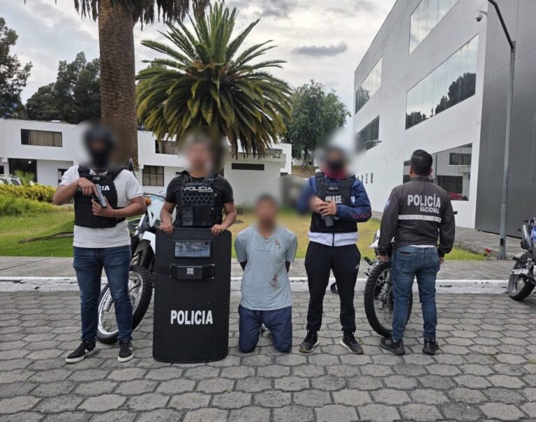 Policía aprehende a presunto extorsionador en Ambato
