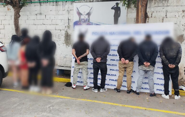 Aprehendimos a nueve integrantes del GAO “Los Lobos” en Quito