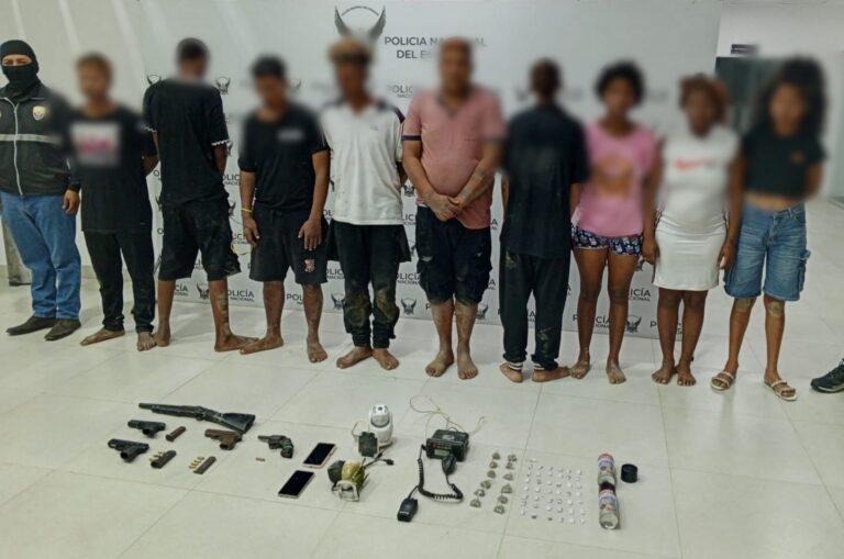 Duro golpe a estructura criminal “los lobos” deja nueve aprehendidos en Esmeraldas
