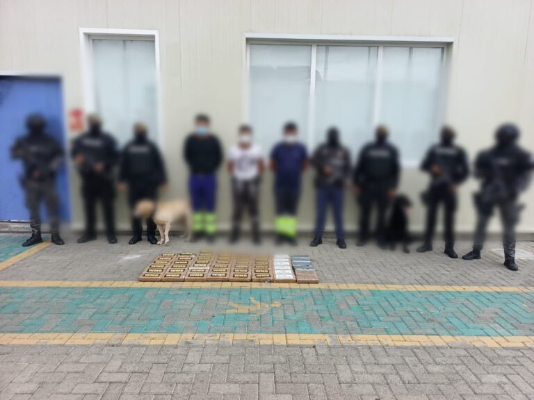 Policía Nacional incauta 49 kilos de cocaína en puerto marítimo de Guayaquil