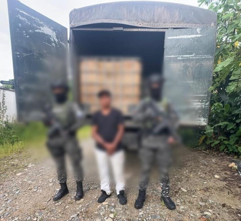 Incautamos combustible ilegal tras persecución en Napo