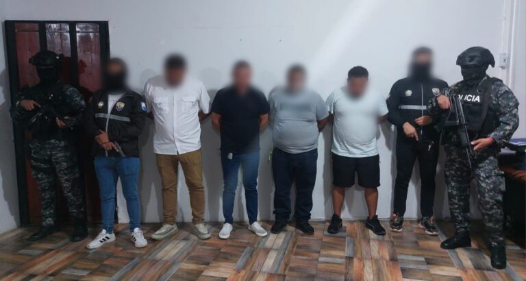 Aprehendimos a cuatro sujetos en Santo Domingo, presuntos implicados en el delito de robo a vehículos en ejes viales
