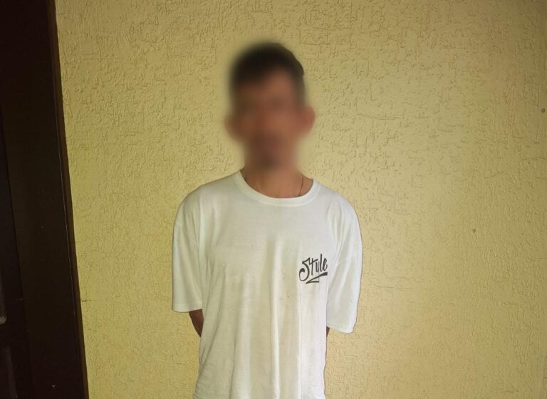 Un ciudadano fue aprehendido por presunto asalto y robo con arma blanca, en Riobamba