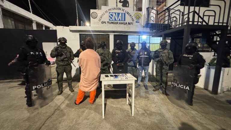 Operativo policial ejecutado en el Centro de Privación de Libertad Ambato