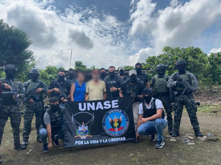 Operativo policial en Quinsaloma permite liberar a 2 personas secuestradas