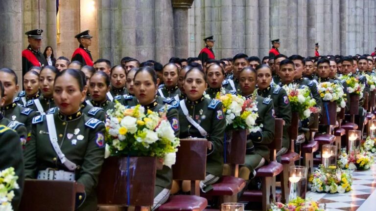 Aspirantes a Oficiales de la Octagésima Sexta Promoción reciben bendición en la Basílica del Voto Nacional