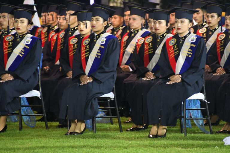 Ceremonia de graduación de la décima cohorte de licenciados en Ciencias Policiales y Seguridad Ciudadana