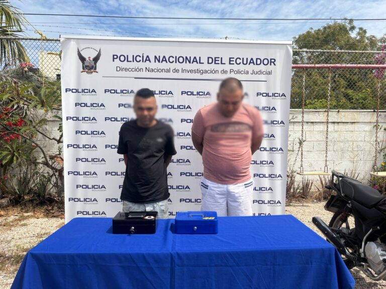 Aprehendimos a dos ciudadanos extranjeros por extorsión en Santa Elena
