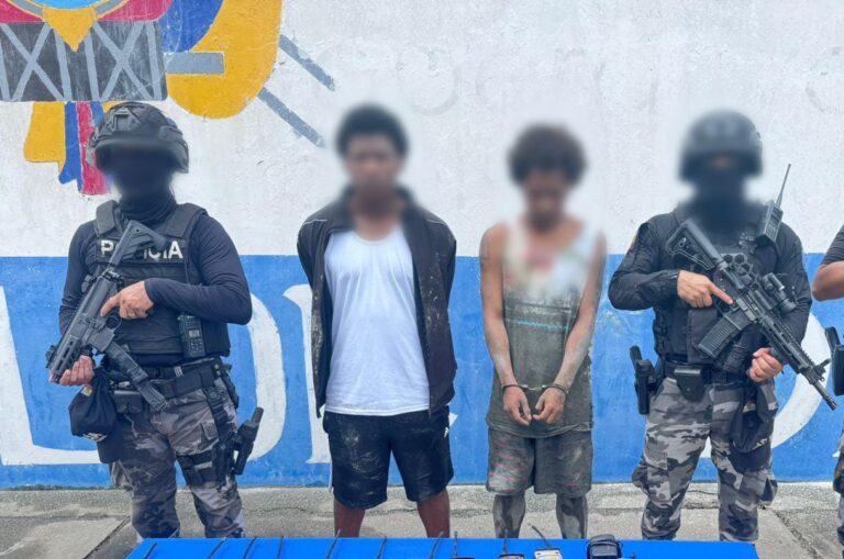Aprehendimos a dos sujetos con armas de fuego y cartuchos en El Oro