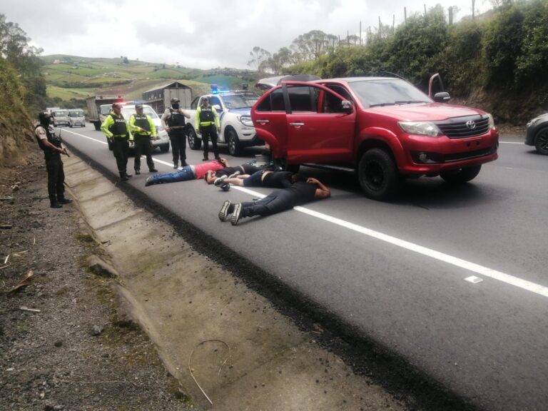 La Policía aprehendió a 10 sujetos por secuestro y tráfico de drogas en Chimborazo
