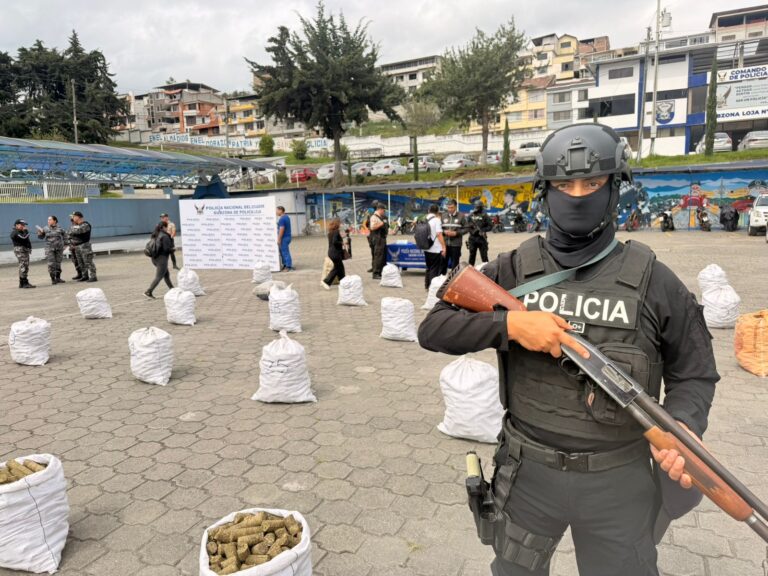 En Espíndola, Policía incauta droga oculta en estructuras metálicas tipo andamio