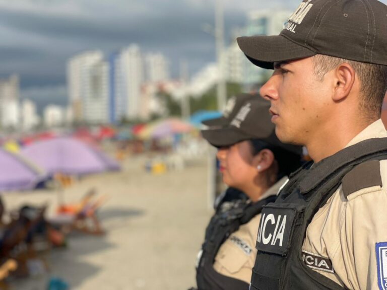 Reforzamos la seguridad ciudadana en las vías y playas de Esmeraldas durante el feriado de carnaval