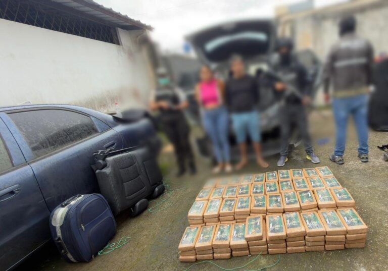 Incautamos más de 200 kg de cocaína y afectamos una estructura de transporte en Santo Domingo de los Tsáchilas
