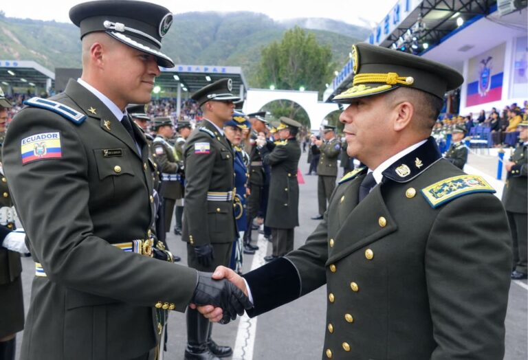 Ceremonia de cambio de insignias de mando de la octogésima sexta promoción de servidores policiales directivos