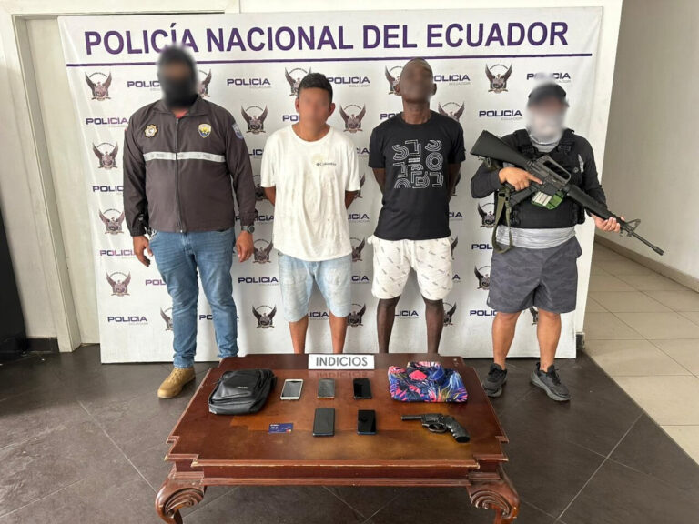 Aprehendimos a dos presuntos integrantes del grupo delictivo “Freddy Kruger” por tenencia de arma de fuego en Guayaquil