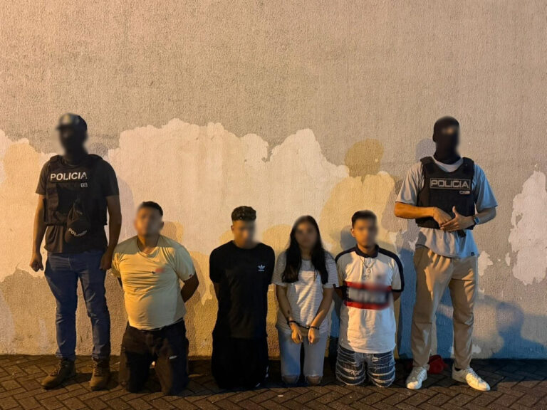 Aprehendimos a cuatro sujetos por el delito de extorsión en Guayaquil