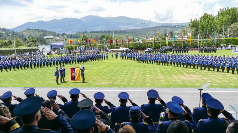 Ceremonia de conmemoración del octogésimo octavo aniversario de profesionalización de la Policía Nacional y graduación de 328 subtenientes