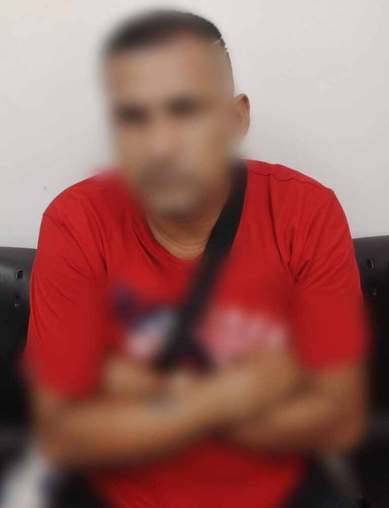 Aprehendimos a un integrante de la estructura criminal “Los Choneros”, por el presunto delito de tenencia y porte de armas de fuego en Manabí