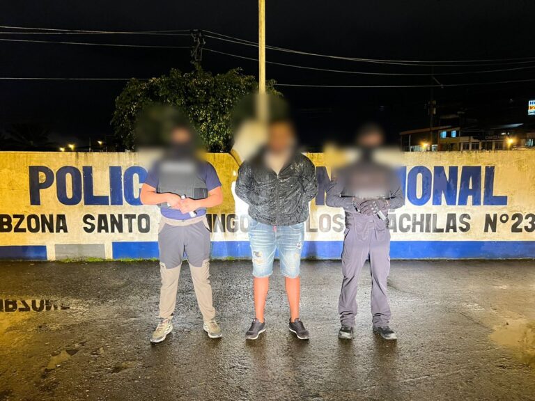 Policía Nacional aprehende a dos presuntos implicados en el delito de extorsión en Santo Domingo