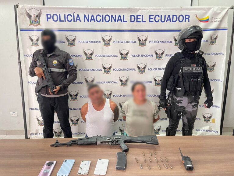 Aprehendimos a dos sujetos, presuntos integrantes de “Los Lobos” en Quevedo con arma de fuego y cartuchos