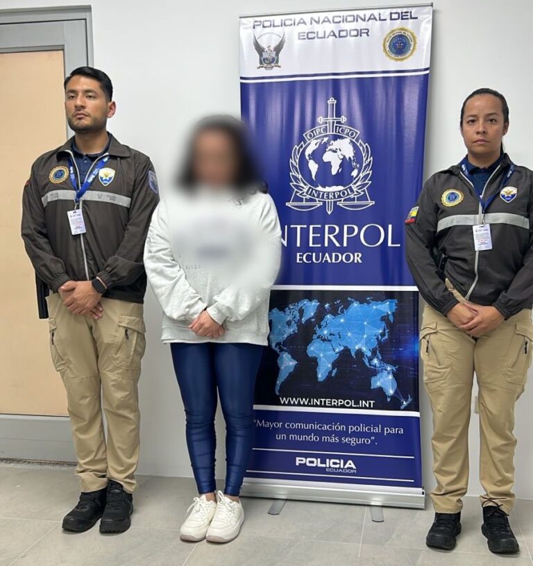 Ejecutamos extradición activa de ciudadana colombiana requerida por el delito de pornografía infantil