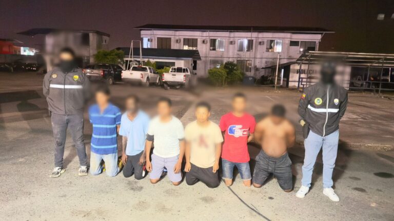 Aprehendimos a seis presuntos integrantes de estructuras criminales y decomisamos armas de fuego y droga en Sucumbíos