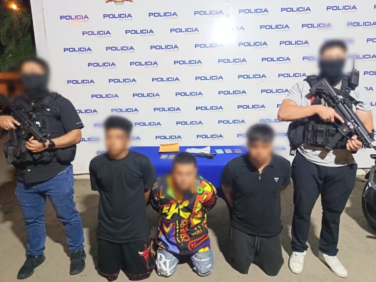 Aprehendimos a tres presuntos integrantes de “Los Lobos Box” por extorsión en Machala