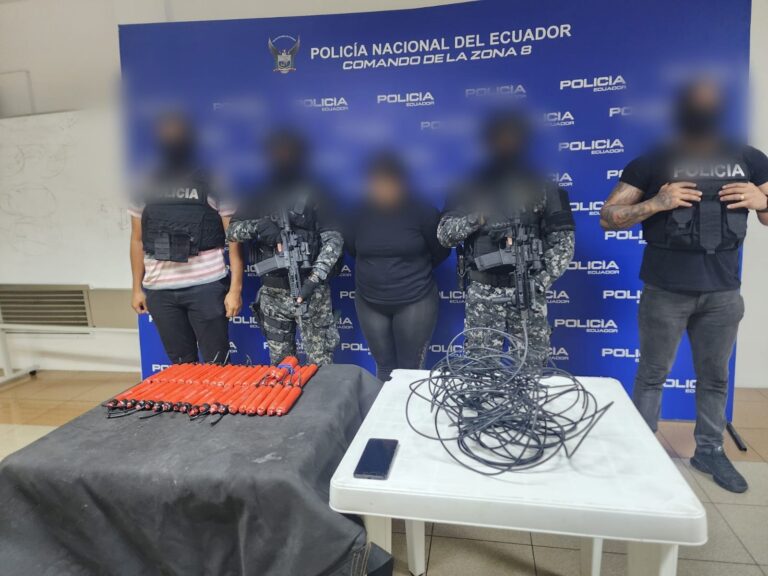 Ciudadana aprehendida por tenencia de artefactos explosivos en Guayaquil